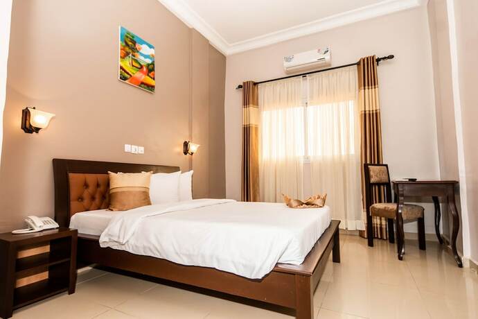 Imagen de la habitación del Hotel ISIS HOTEL, Yaound&eacute;. Foto 13