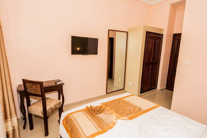 Imagen general del Hotel ISIS HOTEL, Yaound&eacute;. Foto 2