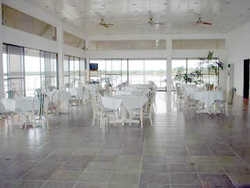 Imagen del bar/restaurante del Hotel ISLAND AND SUN. Foto 1