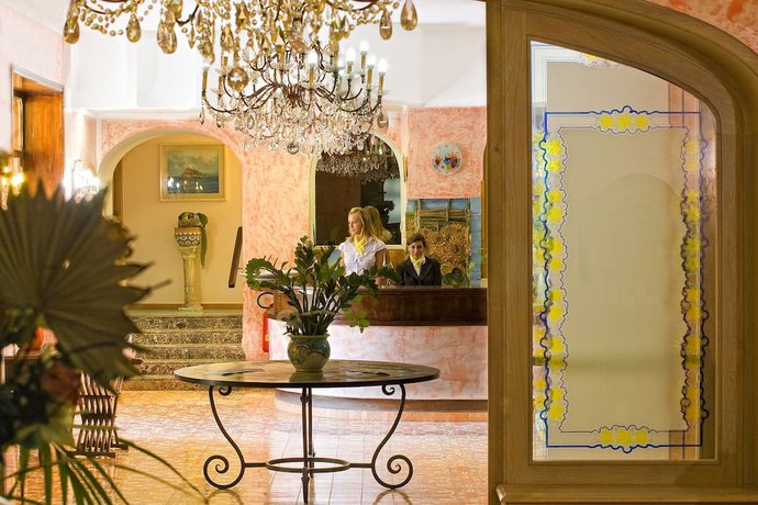 Imagen de los interiores del Hotel ISOLAVERDE. Foto 13