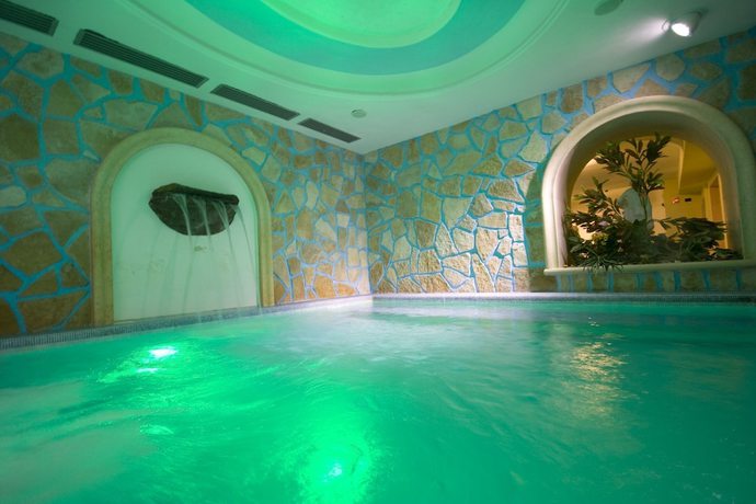 Imagen de la piscina del Hotel ISOLAVERDE. Foto 18