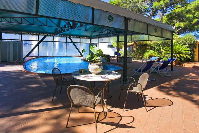 Imagen de la piscina del Hotel ISOLAVERDE. Foto 19