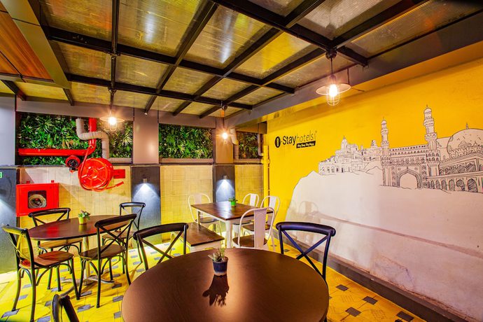Imagen del bar/restaurante del Hotel IStayHotels Jubilee Hills Hyderabad. Foto 4