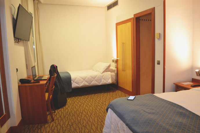 Imagen de los exteriores del Hotel ITC Mora. Foto 11