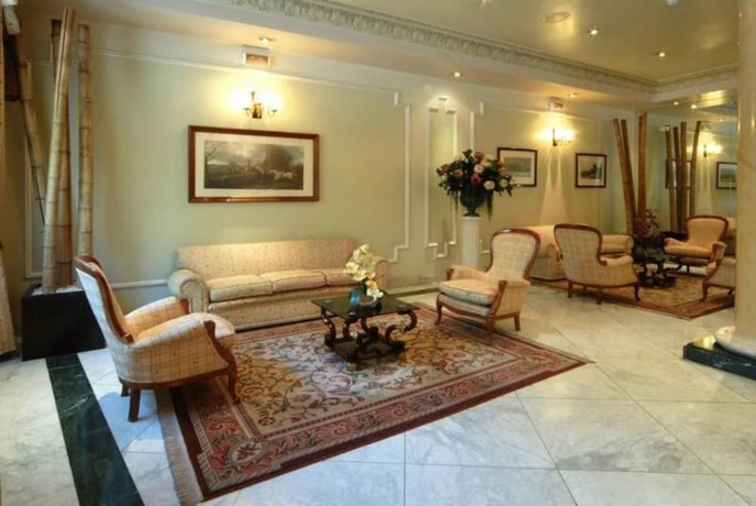 Imagen de los exteriores del Hotel ITC Mora. Foto 14