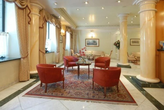 Imagen de los exteriores del Hotel ITC Mora. Foto 15