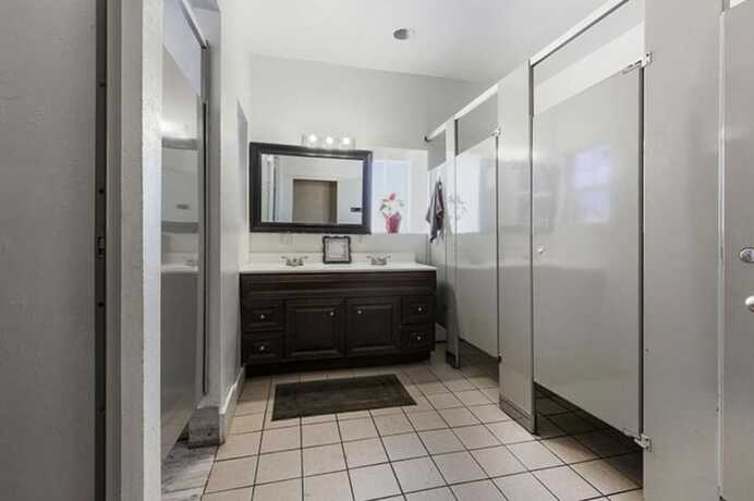 Imagen de la habitación del Hotel ITH Surf City Hostel Hermosa Beach. Foto 13