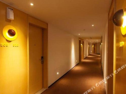 Imagen general del Hotel IU Zhengzhou Erqi Wanda Plaza Daxue Road Branch. Foto 5