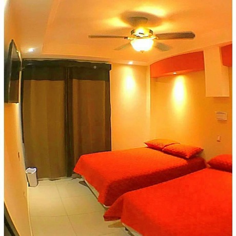 Imagen de la habitación del Hotel IV Centenario. Foto 12