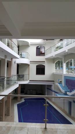 Imagen de la piscina del Hotel IV Centenario. Foto 20