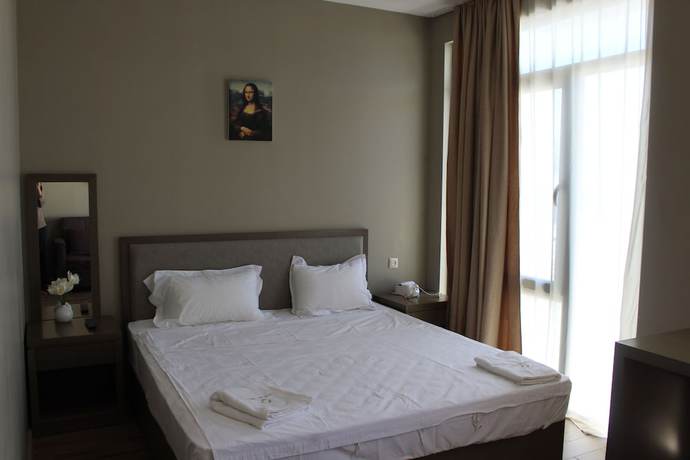 Imagen de la habitación del Hotel IVERI BEACH. Foto 13