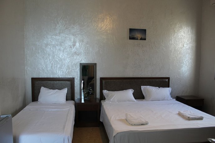 Imagen de la habitación del Hotel IVERI BEACH. Foto 14