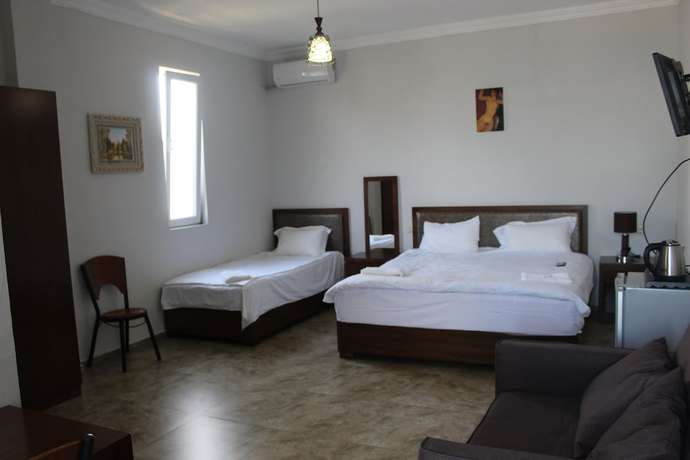 Imagen de la habitación del Hotel IVERI BEACH. Foto 18
