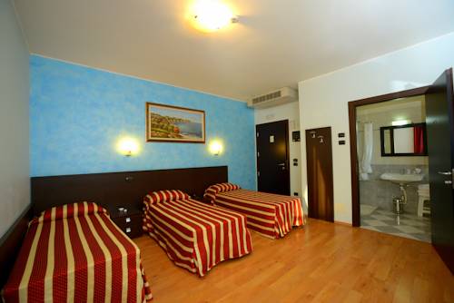 Imagen de la habitación del Hotel Iacone. Foto 6