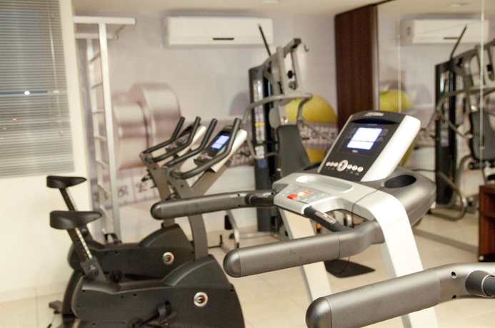 Imagen de los interiores del Hotel Ímpar Suítes Cidade Nova. Foto 8