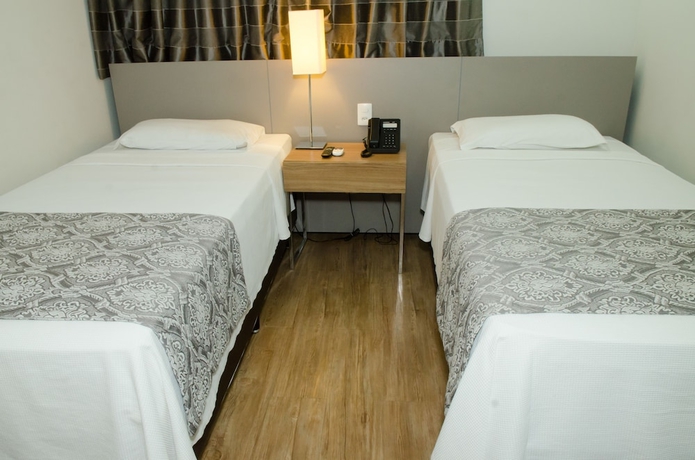 Imagen de la habitación del Hotel &Iacute;mpar Su&iacute;tes Expominas. Foto 4