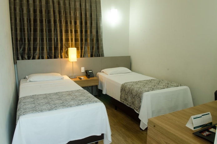 Imagen de la habitación del Hotel &Iacute;mpar Su&iacute;tes Expominas. Foto 5