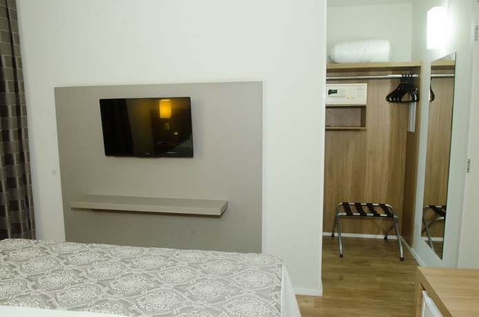 Imagen de la habitación del Hotel &Iacute;mpar Su&iacute;tes Expominas. Foto 6