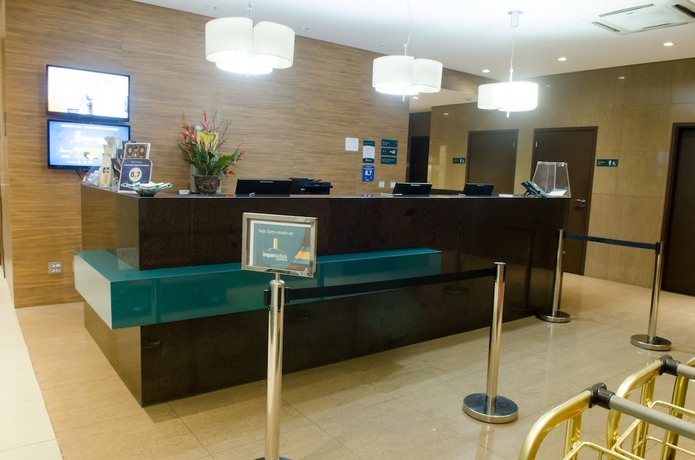 Imagen de los interiores del Hotel &Iacute;mpar Su&iacute;tes Expominas. Foto 17