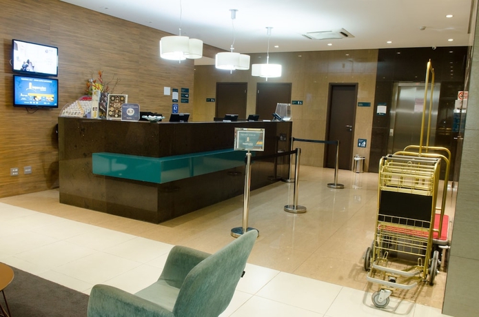 Imagen de los interiores del Hotel &Iacute;mpar Su&iacute;tes Expominas. Foto 19