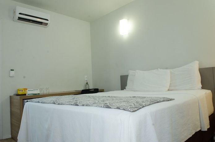 Imagen de la habitación del Hotel &Iacute;mpar Su&iacute;tes Expominas. Foto 7