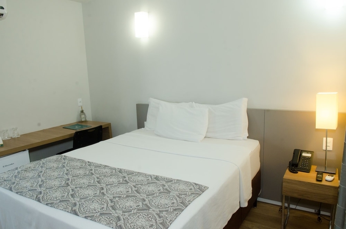 Imagen de la habitación del Hotel &Iacute;mpar Su&iacute;tes Expominas. Foto 9