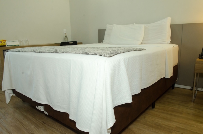Imagen de la habitación del Hotel &Iacute;mpar Su&iacute;tes Expominas. Foto 11