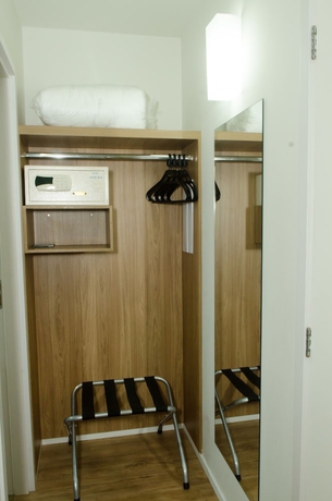 Imagen de la habitación del Hotel &Iacute;mpar Su&iacute;tes Expominas. Foto 12