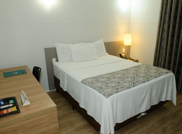 Imagen de la habitación del Hotel &Iacute;mpar Su&iacute;tes Expominas. Foto 13