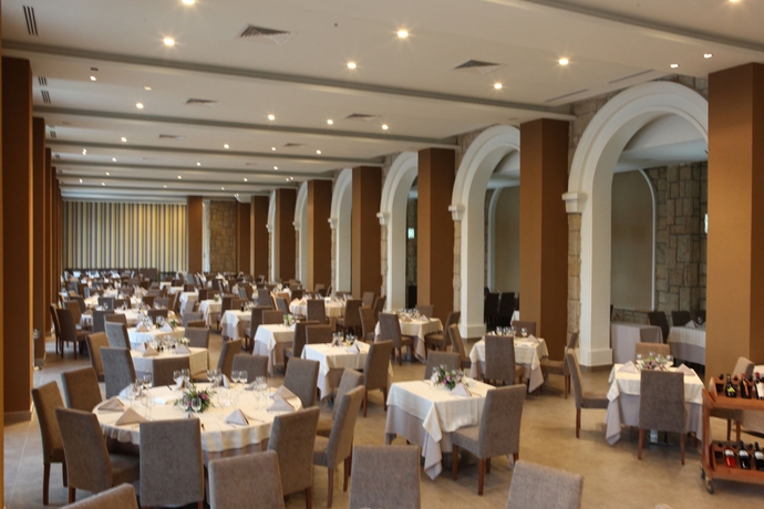 Imagen del bar/restaurante del Hotel Iaki. Foto 2