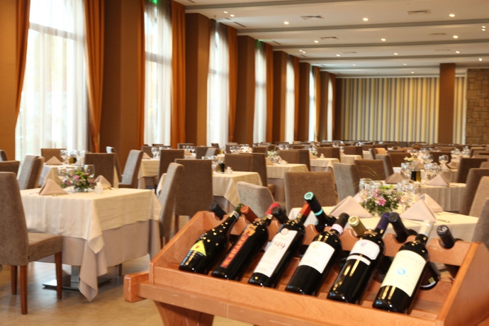 Imagen del bar/restaurante del Hotel Iaki. Foto 3