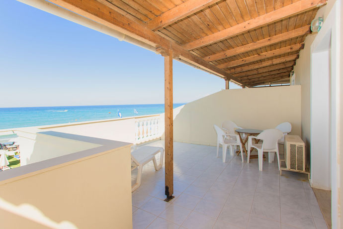 Imagen de los interiores del Hotel Iakinthos. Foto 15