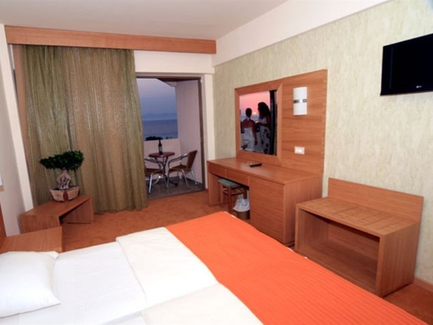 Imagen general del Hotel Ialyssos Bay. Foto 7