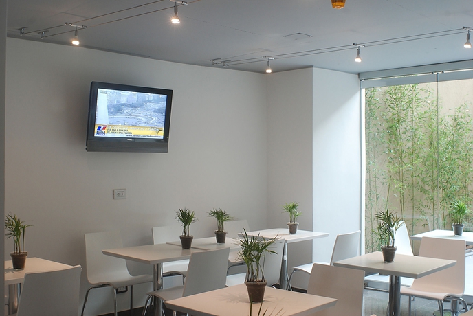 Imagen general del Hotel Ian. Foto 7