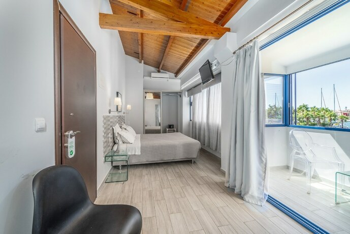 Imagen de la habitación del Hotel Ianos Bay. Foto 16