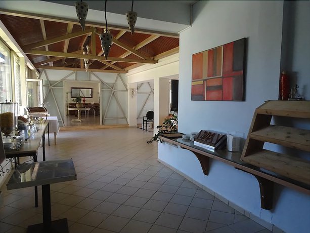 Imagen del bar/restaurante del Hotel Ianos. Foto 4