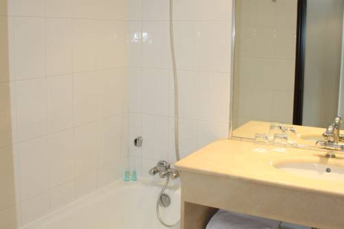 Imagen de la habitación del Hotel Ibaia, Hendaye. Foto 6