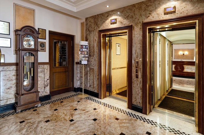 Imagen de los interiores del Hotel Ibb Grand Lublin. Foto 17