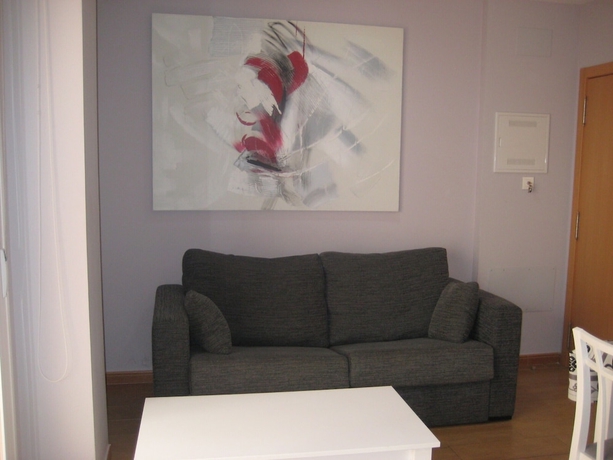 Imagen de la habitación del Hotel Iberflat Apartamentos Avenida Almazora 12. Foto 13