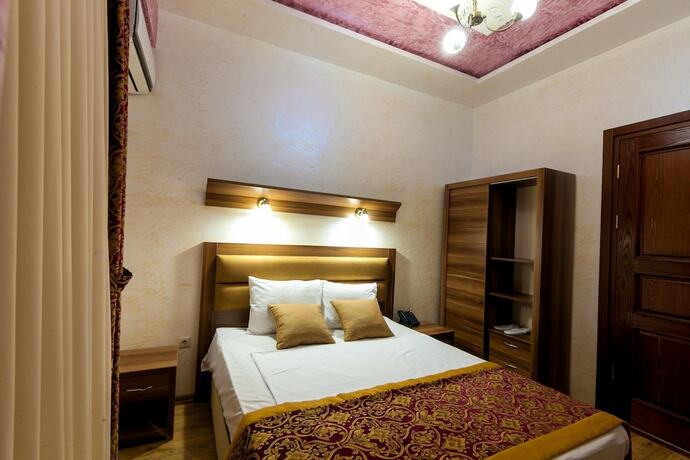 Imagen de la habitación del Hotel Iberia Palace. Foto 13