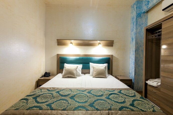 Imagen de la habitación del Hotel Iberia Palace. Foto 20