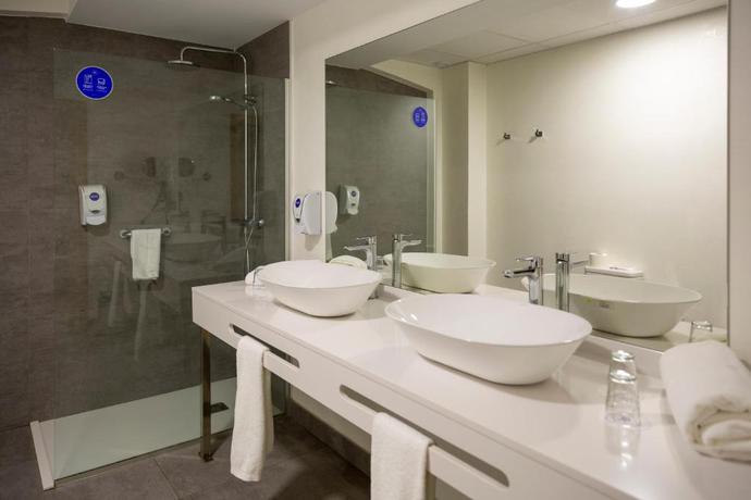 Imagen de la habitación del Hotel Iberik Balneario Augas Santas. Foto 5