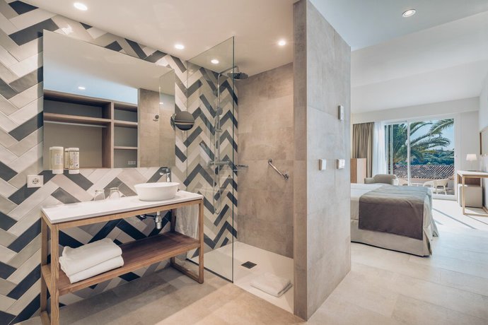 Imagen de la habitación del Hotel Iberostar Cala Domingos. Foto 6