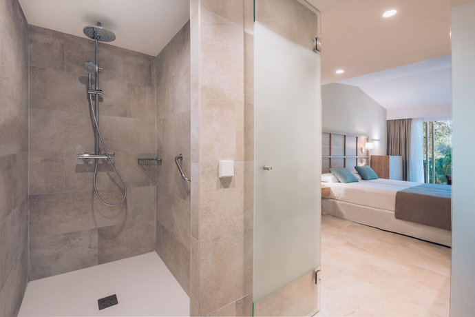 Imagen de la habitación del Hotel Iberostar Cala Domingos. Foto 7