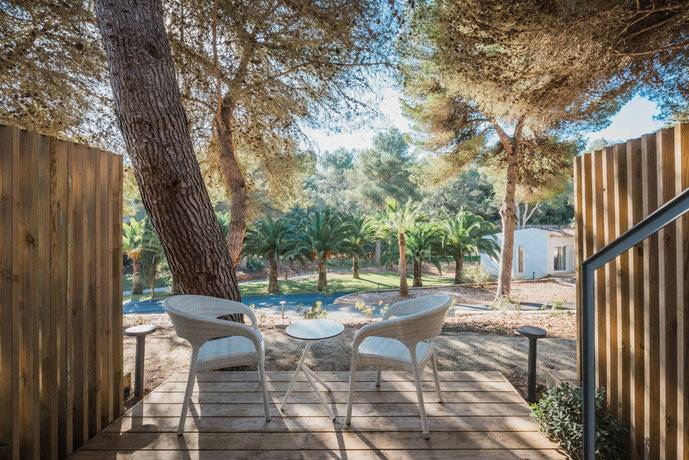 Imagen de los exteriores del Hotel Iberostar Cala Domingos. Foto 15