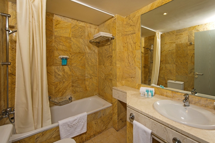 Imagen de la habitación del Hotel Iberostar Ciudad Blanca. Foto 12