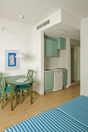 Imagen de la habitación del Hotel Iberostar Ciudad Blanca. Foto 15