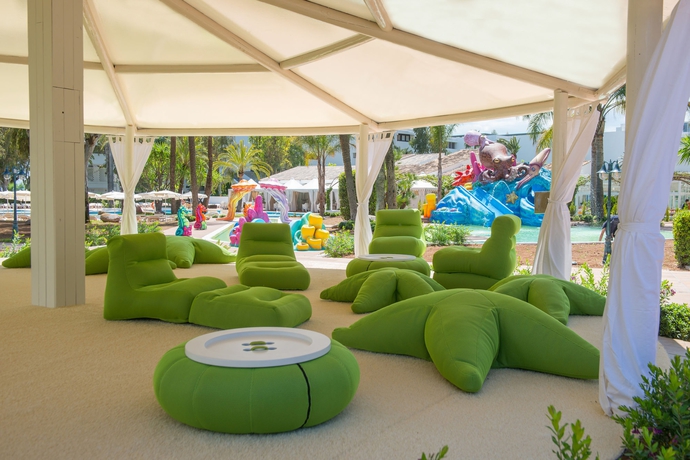 Imagen de los exteriores del Hotel Iberostar Ciudad Blanca. Foto 18