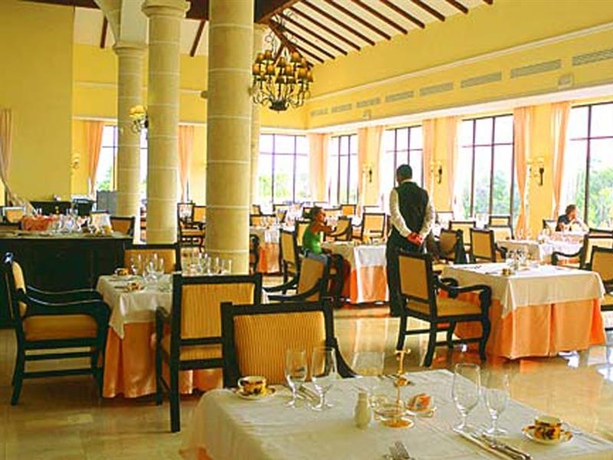 Imagen general del Hotel Iberostar Ensenachos. Foto 7