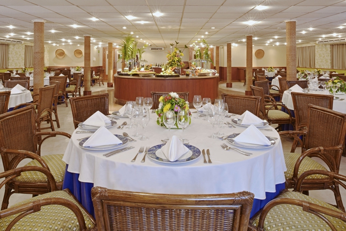 Imagen del bar/restaurante del Hotel Iberostar Heritage Grand Amazon. Foto 2